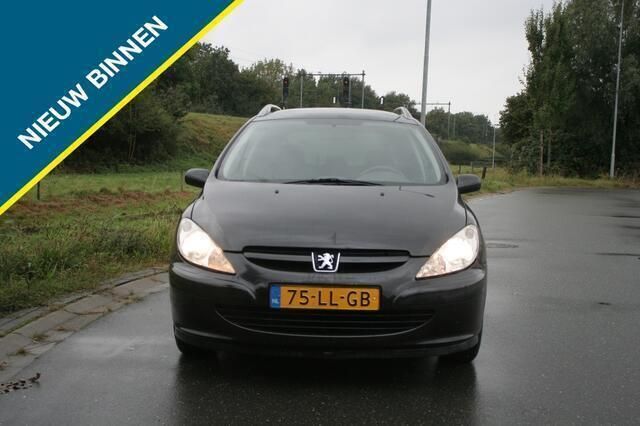 Zwart Gebruikt 2003 Peugeot 307 Stationwagen | € 1.749 (Eerlijke prijs) - Afbeelding 1/4