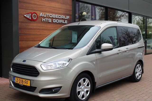 Grijs Gebruikt 2015 Ford Tourneo Courier Titanium MPV | € 9.950 (Iets duurder) - Afbeelding 1/4