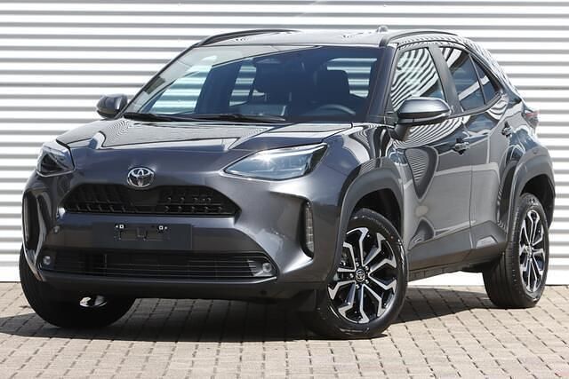 Grijs, metallic lak Nieuw 2025 Toyota Yaris Cross Team SUV | € 33.245 (Eerlijke prijs) - Afbeelding 1/4