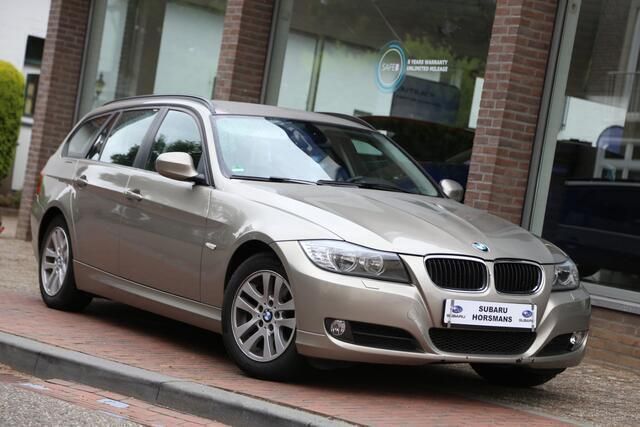 Bruin Gebruikt 2012 BMW 318 Executive Stationwagen | € 8.950 (Eerlijke prijs) - Afbeelding 1/4