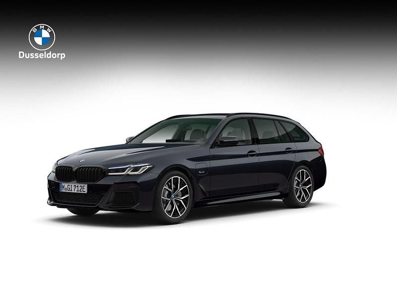 Zwart Gebruikt 2022 BMW 530e Executive Stationwagen | € 39.950 (Goede deal) - Afbeelding 1/2