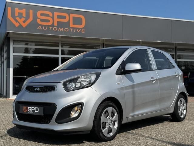 Grijs, metallic lak Gebruikt 2013 Kia Picanto Comfort Hatchback | € 5.250 (Goede deal) - Afbeelding 1/4