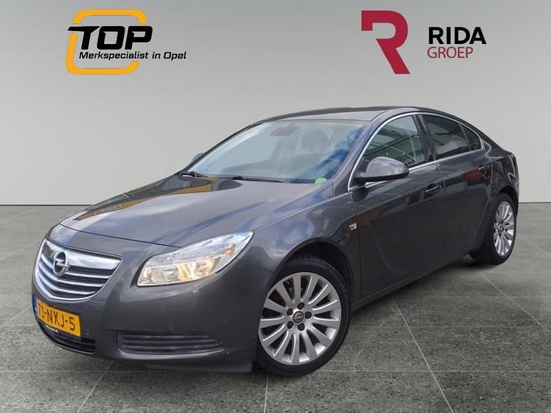 Hatchback Gebruikt 2010 Opel Insignia Edition Hatchback | € 4.945 (Eerlijke prijs) - Afbeelding 1/4