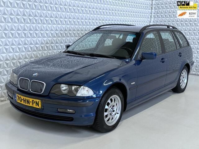 Blauw Gebruikt 2001 BMW 318 Stationwagen | € 1.499 (Super prijs) - Afbeelding 1/4