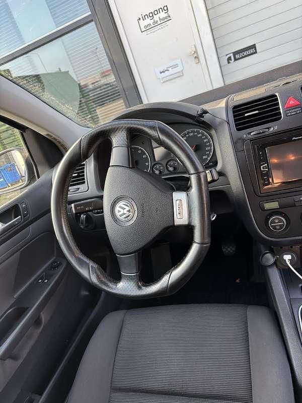 Grijs Gebruikt 2006 VW Golf V Hatchback | € 2.600 (Eerlijke prijs) - Afbeelding 1/4