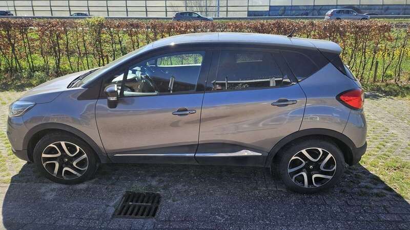 Grijs Gebruikt 2015 Renault Captur Dynamique SUV | € 7.500 (Goede deal) - Afbeelding 1/4