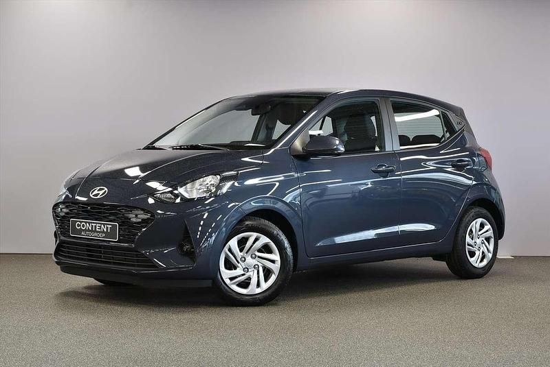 Grijs Gebruikt 2024 Hyundai i10 Comfort Hatchback | € 15.940 (Eerlijke prijs) - Afbeelding 1/4