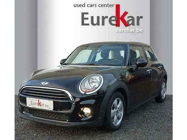 Zwart Gebruikt 2017 Mini Cooper Hatchback | € 17.490 (Goede deal) - Afbeelding 1/4