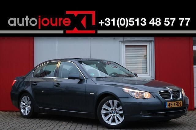 Grijs Gebruikt 2009 BMW 525 Sedan | € 5.950 (Goede deal) - Afbeelding 1/4