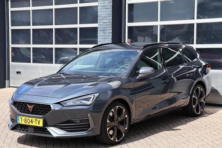 Grijs Gebruikt 2021 Cupra Leon VZ Stationwagen | € 22.950 (Goede deal) - Afbeelding 1/4