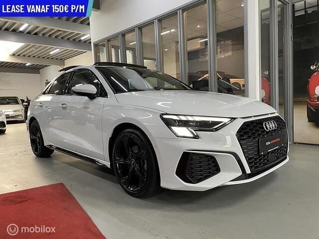 Overige Occasion 2024 Audi A3 Sportback S-Line Hatchback | € 32.890 (Super prijs) - Afbeelding 1/4