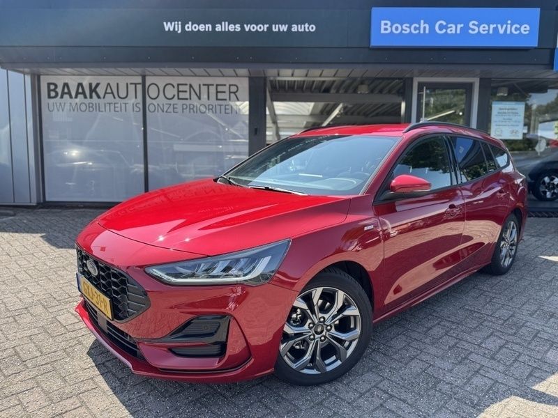Rood Gebruikt 2024 Ford Focus ST-Line Stationwagen | € 27.750 (Eerlijke prijs) - Afbeelding 1/4