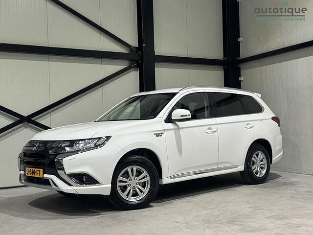 Wit Gebruikt 2020 Mitsubishi Outlander SUV | € 18.340 (Super prijs) - Afbeelding 1/4
