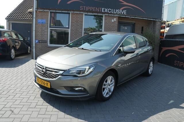 Grijs Gebruikt 2019 Opel Astra Hatchback | € 8.900 (Goede deal) - Afbeelding 1/4