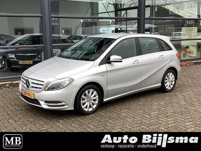 Grijs Occasion 2012 Mercedes B180 Ambition MPV | € 12.499 (Eerlijke prijs) - Afbeelding 1/4