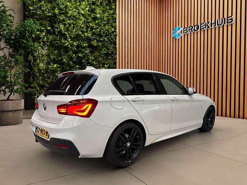 Occasion BMW 118 Executive 136 PK (100 kW) 2018 Wit Hatchback