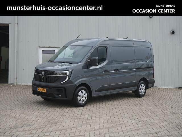 Grijs metallic Gebruikt 2024 Renault Master Van | € 37.950 (Eerlijke prijs) - Afbeelding 1/4