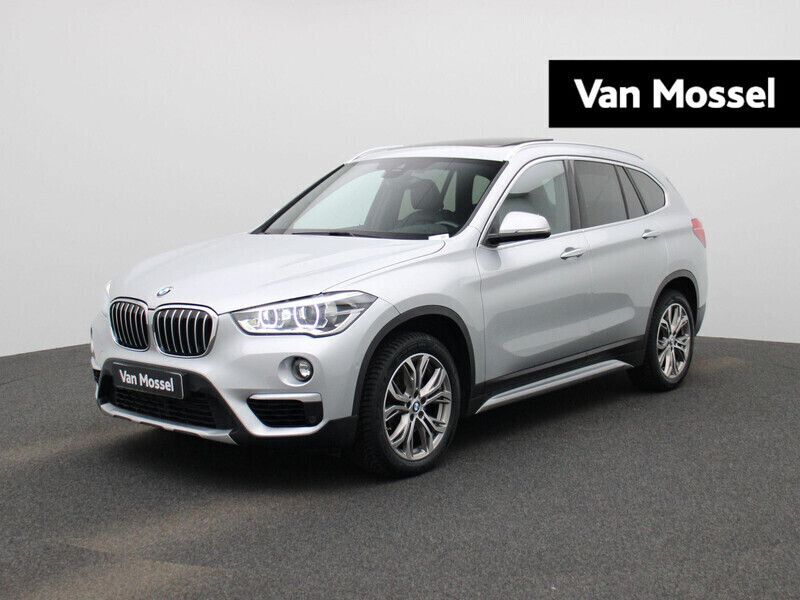 Grijs Gebruikt 2019 BMW X1 Executive SUV | € 26.900 (Eerlijke prijs) - Afbeelding 1/4