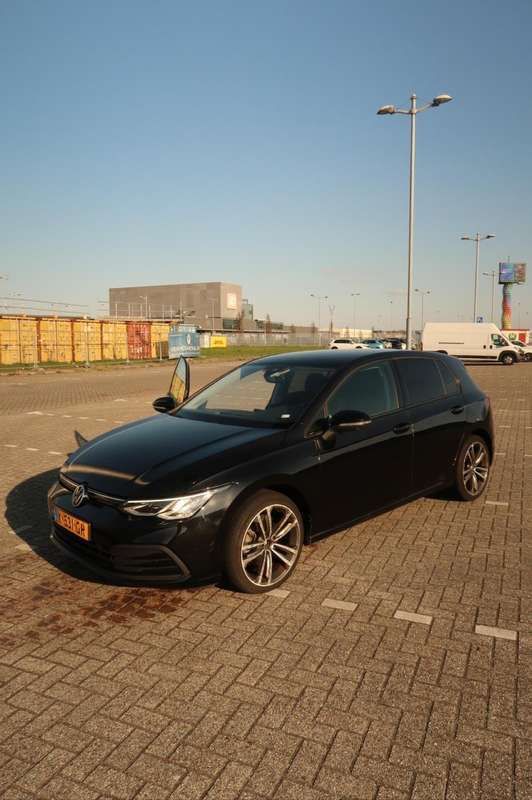 Zwart Gebruikt 2020 VW Golf VII Style Hatchback | € 20.999 (Goede deal) - Afbeelding 1/4