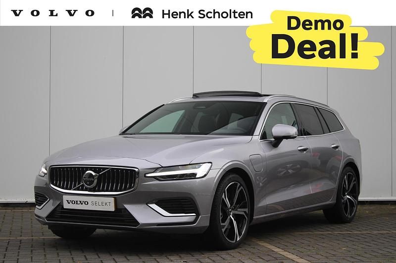 Grijs Gebruikt 2025 Volvo V60 Ultra Stationwagen | € 53.500 (Duur) - Afbeelding 1/4