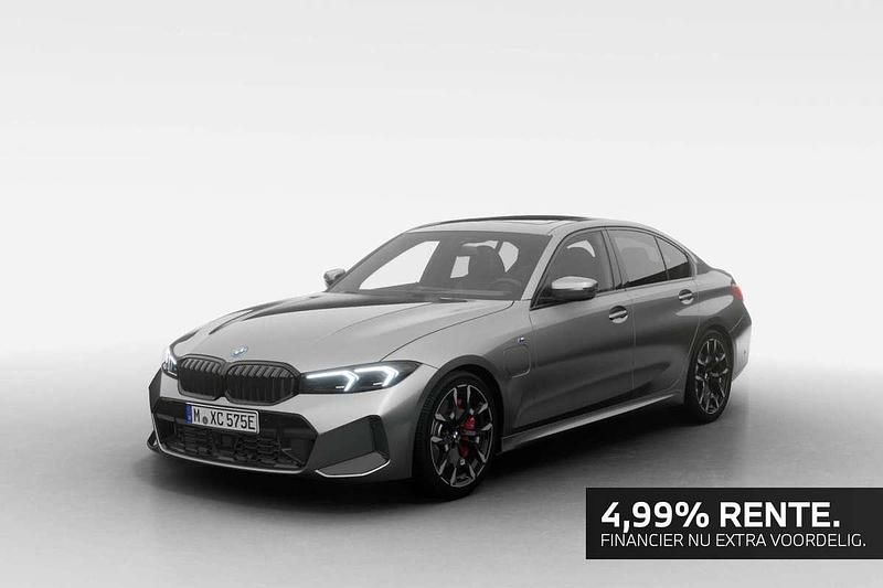 Nieuw BMW 330e Comfort Edition 292 PK (214 kW) 2025 Zwart, metallic lak Sedan