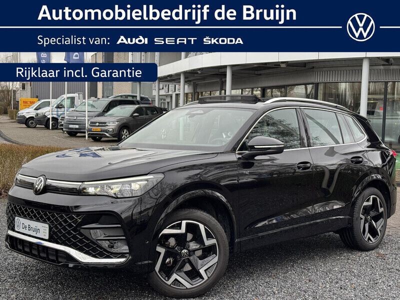 Zwart Gebruikt 2024 VW Tiguan R-line SUV | € 51.950 (Iets duurder) - Afbeelding 1/4