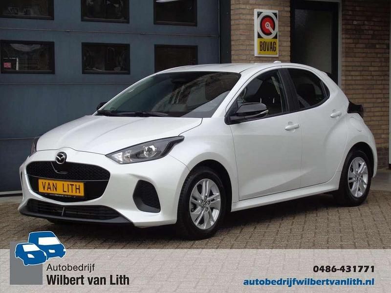 Wit Occasion 2024 Mazda 2 Center-Line Hatchback | € 21.995 (Goede deal) - Afbeelding 1/4
