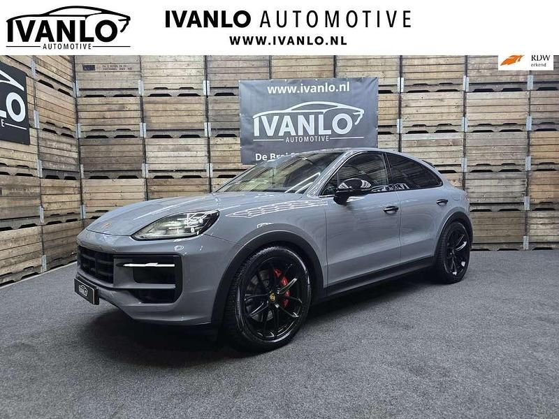 Grijs (metallic) Occasion 2024 Porsche Cayenne Chrono SUV | € 117.950 - Afbeelding 1/4