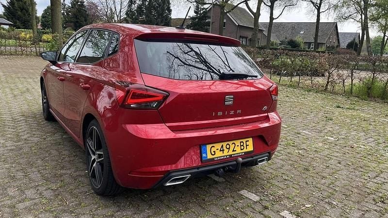 Rood Gebruikt 2019 Seat Ibiza FR Hatchback | € 9.250 (Super prijs) - Afbeelding 1/4