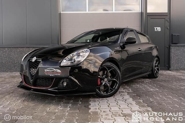 Zwart Gebruikt 2012 Alfa Romeo Giulietta Hatchback | € 6.150 (Eerlijke prijs) - Afbeelding 1/4