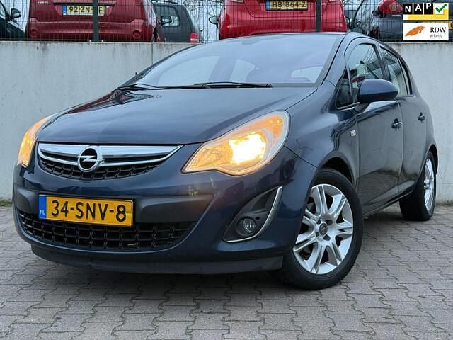 Blauw Occasion 2011 Opel Corsa Cosmo Hatchback | € 4.444 (Eerlijke prijs) - Afbeelding 1/4