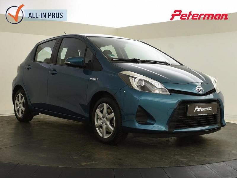 Blauw Occasion 2015 Toyota Yaris Hybrid Hatchback | € 9.499 (Goede deal) - Afbeelding 1/4