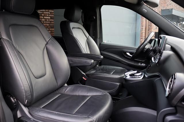 Occasion Mercedes V300 Avantgarde 241 PK (177 kW) 2020 Zilver (metallic) MPV