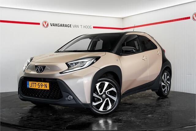 Bruin Occasion 2023 Toyota Aygo X Envy SUV | € 19.995 (Eerlijke prijs) - Afbeelding 1/4