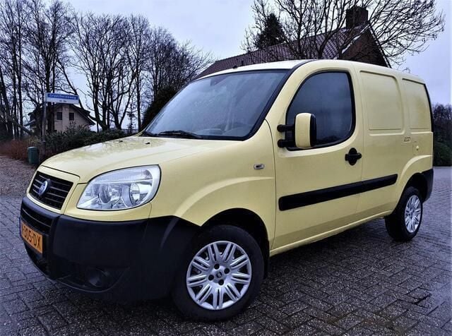 Occasion Fiat Doblò 77 PK (56 kW) 2006 Geel MPV