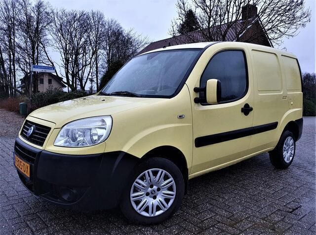 Geel Gebruikt 2006 Fiat Doblò MPV | € 4.495 (Iets duurder) - Afbeelding 1/4