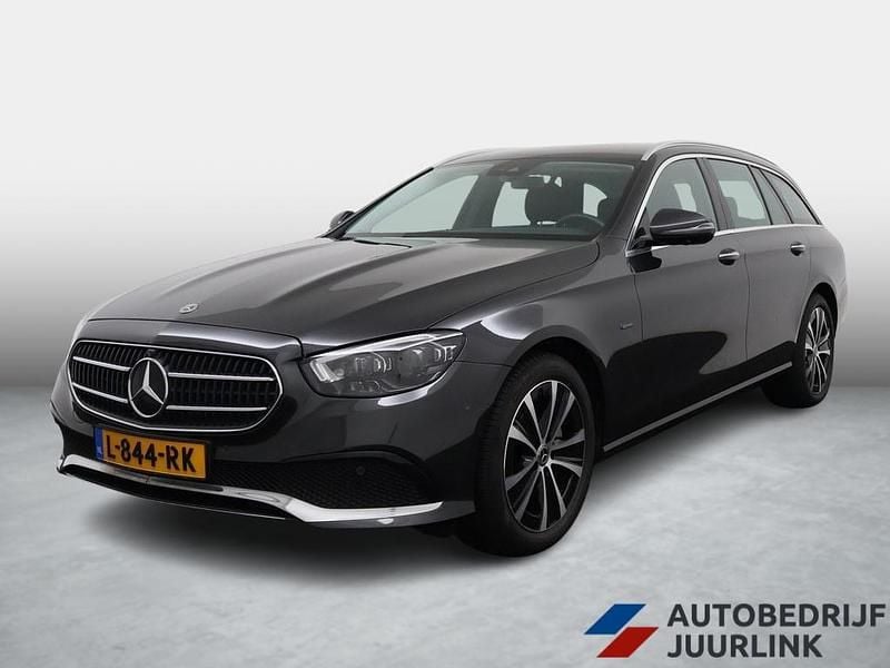 Grijs Gebruikt 2021 Mercedes E300 Business Stationwagen | € 35.899 (Goede deal) - Afbeelding 1/4