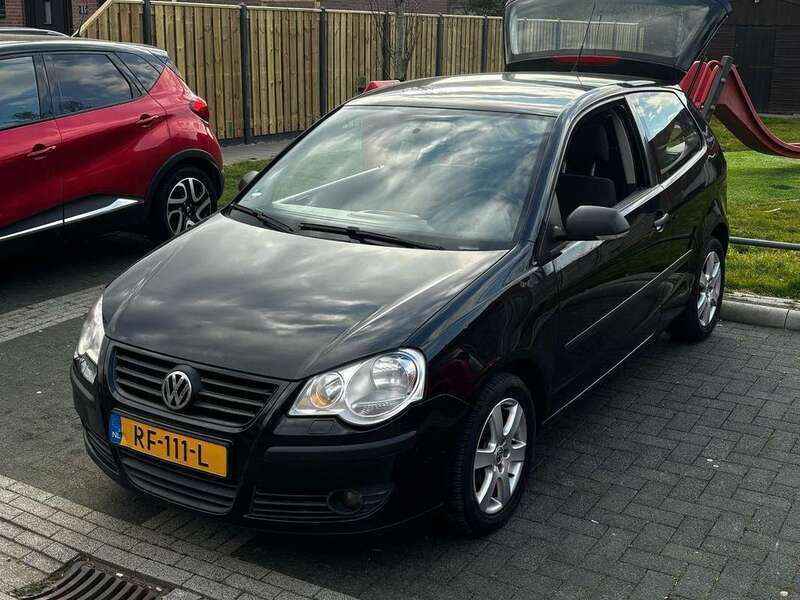Zwart Gebruikt 2007 VW Polo Trendline Hatchback | € 2.400 (Eerlijke prijs) - Afbeelding 1/4