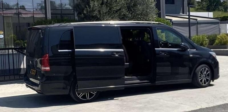 Zwart Gebruikt 2018 Mercedes V250 AMG MPV | € 44.649 (Duur) - Afbeelding 1/1