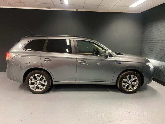 Occasion Mitsubishi Outlander Edition 121 PK (88 kW) 2014 Grijs SUV