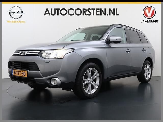 Grijs (metallic) Gebruikt 2014 Mitsubishi Outlander Intense+ SUV | € 12.795 (Goede deal) - Afbeelding 1/4