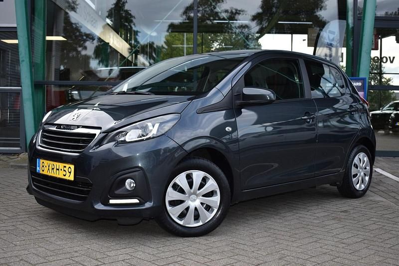 Grijs Gebruikt 2014 Peugeot 108 Active Hatchback | € 8.999 (Eerlijke prijs) - Afbeelding 1/4