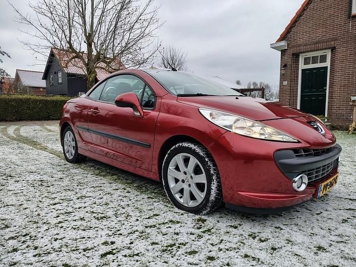 Occasion Peugeot 207 CC 119 PK (87 kW) 2007 Rood (metallic) Cabriolet