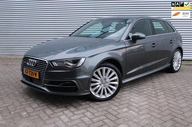 Grijs Gebruikt 2015 Audi A3 Sportback Ambition Hatchback | € 12.950 - Afbeelding 1/4