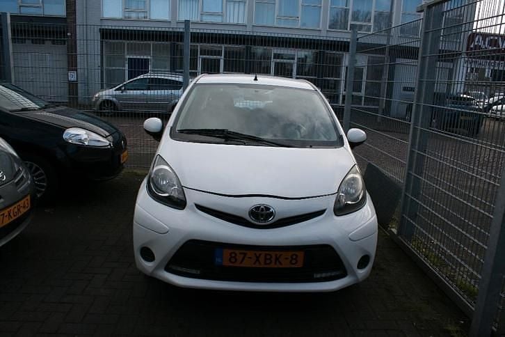 Occasion 2012 Toyota Aygo Hatchback | € 3.850 (Goede deal) - Afbeelding 1/4