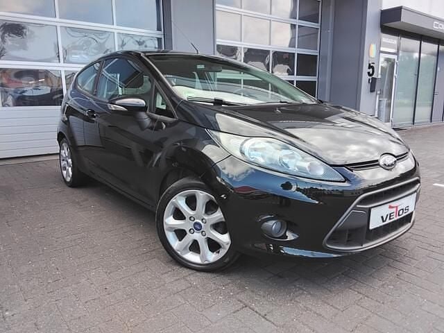 Zwart Gebruikt 2011 Ford Fiesta Hatchback | € 3.434 (Eerlijke prijs) - Afbeelding 1/4