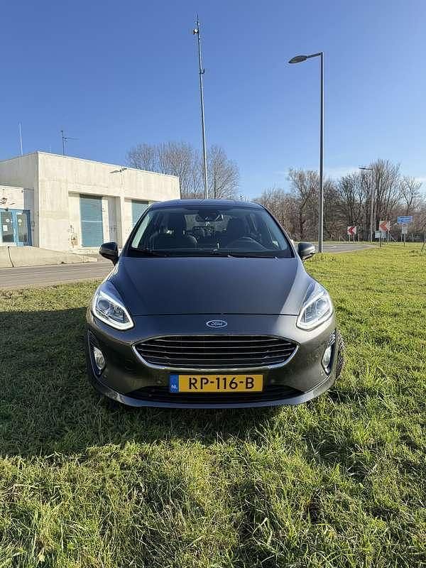 Occasion Ford Fiesta Titanium 99 PK (72 kW) 2017 Grijs Hatchback