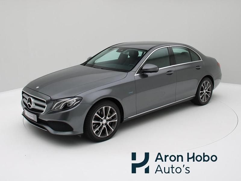 Grijs Gebruikt 2016 Mercedes E350 Avantgarde Sedan | € 28.950 (Eerlijke prijs) - Afbeelding 1/4