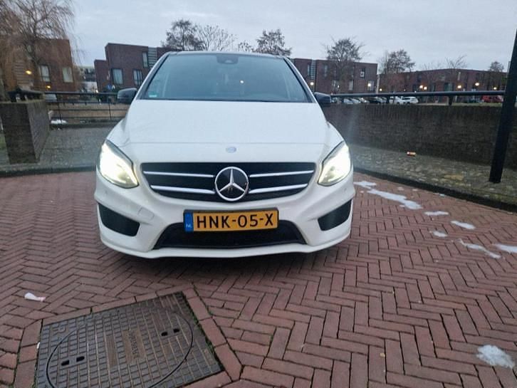 Occasion Mercedes B250 AMG line 211 PK (155 kW) 2016 MPV