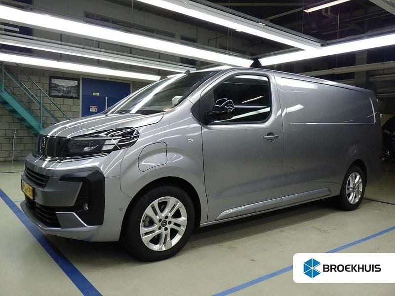 Grijs (metallic) Gebruikt 2024 Opel Vivaro-e Combi Van | € 27.900 (Super prijs) - Afbeelding 1/4